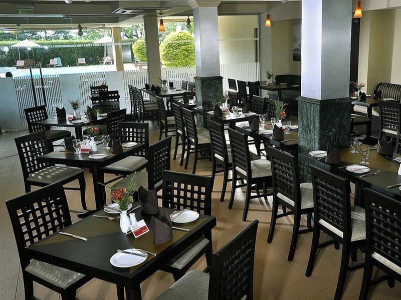 Ramada Katunayaka Extérieur photo