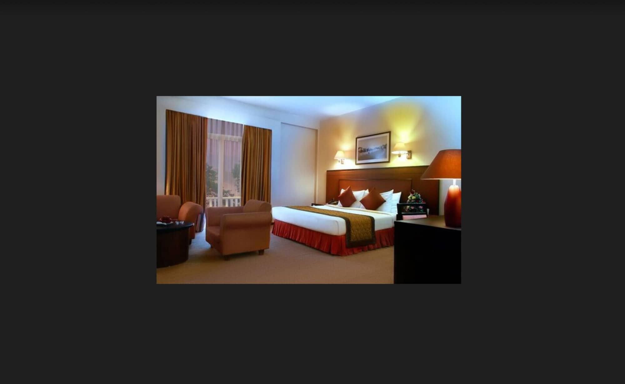 Ramada Katunayaka Extérieur photo
