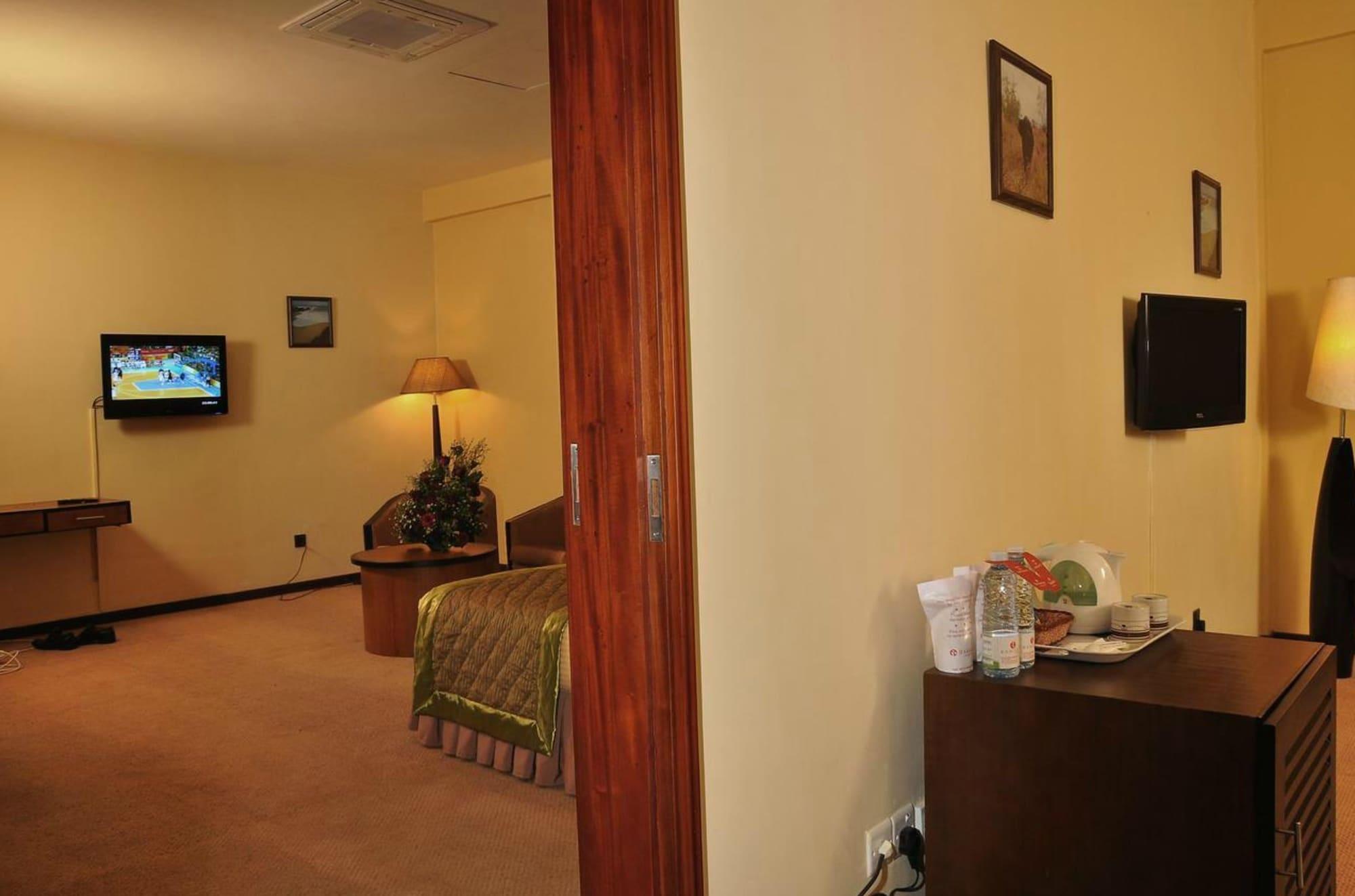 Ramada Katunayaka Extérieur photo