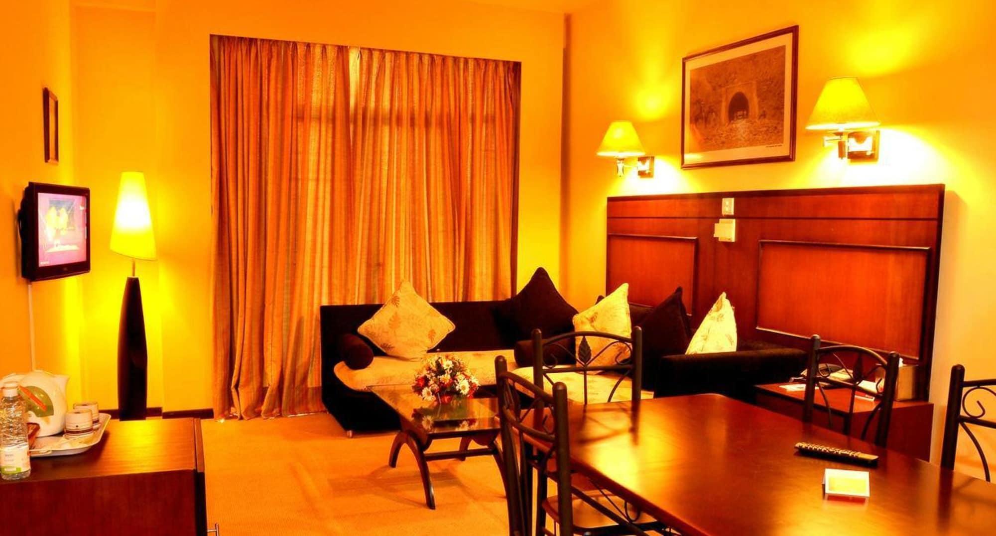 Ramada Katunayaka Extérieur photo