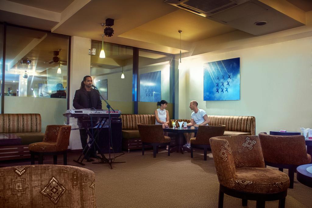Ramada Katunayaka Extérieur photo