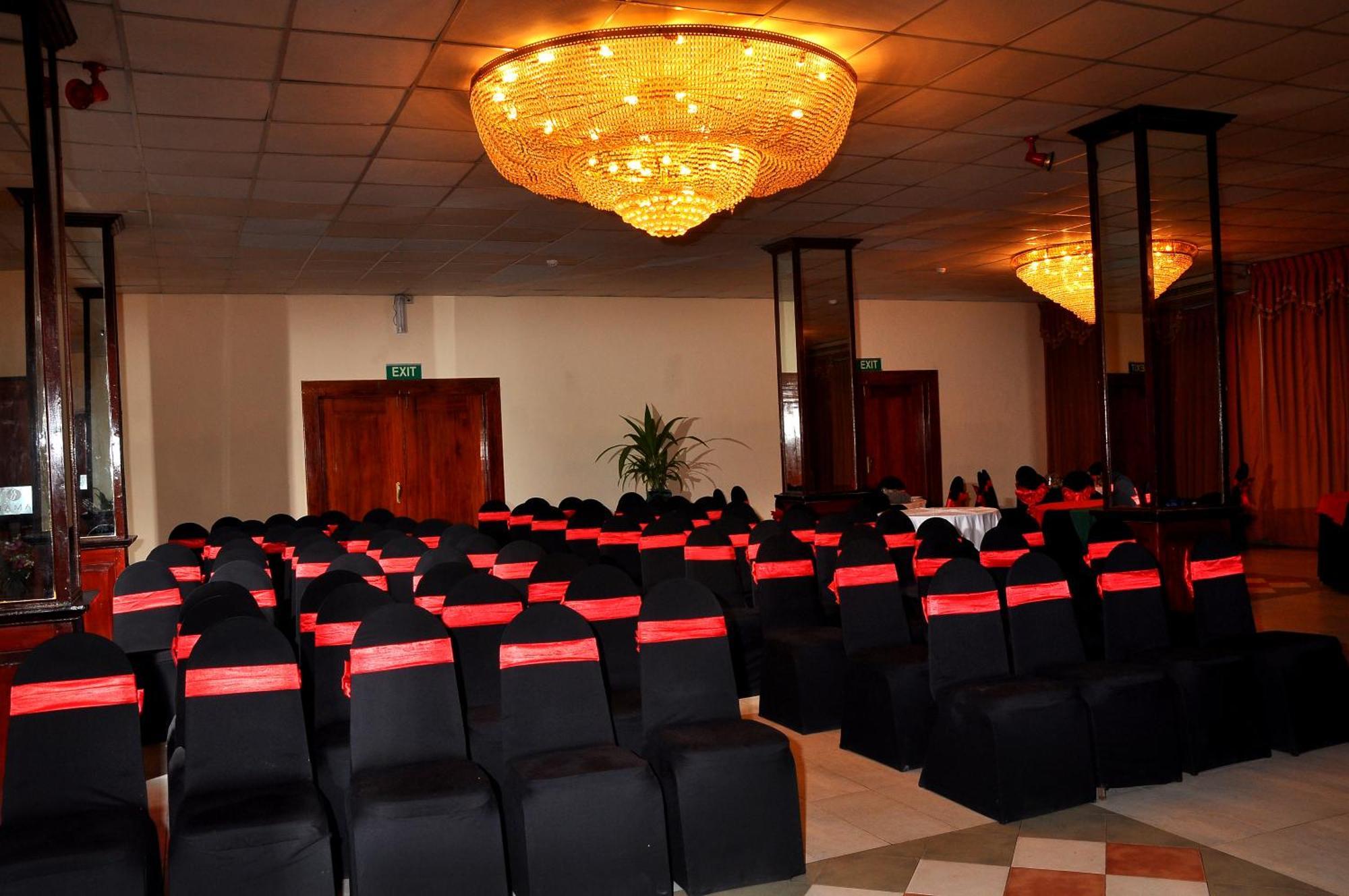Ramada Katunayaka Extérieur photo