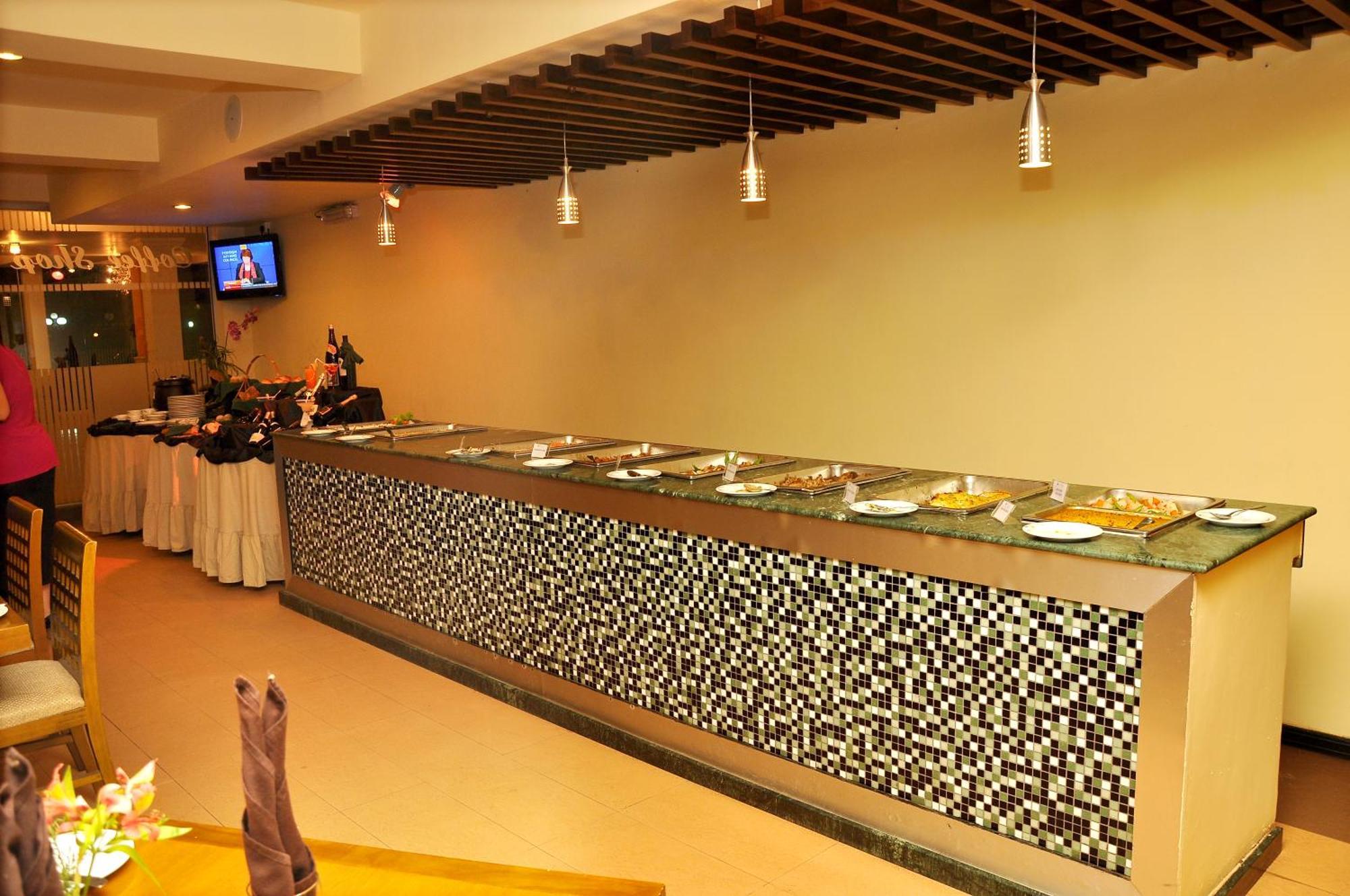 Ramada Katunayaka Extérieur photo