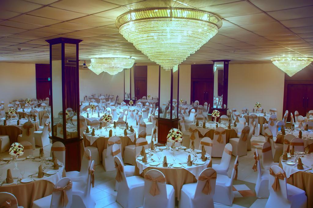 Ramada Katunayaka Extérieur photo