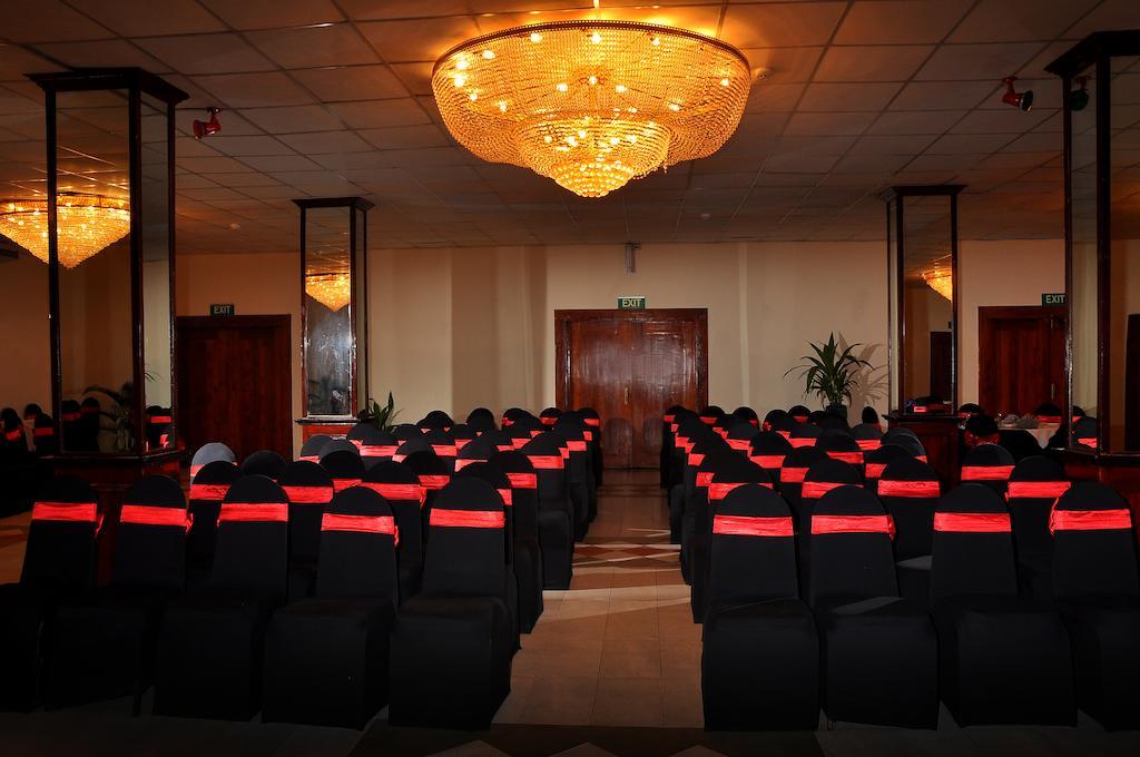 Ramada Katunayaka Extérieur photo