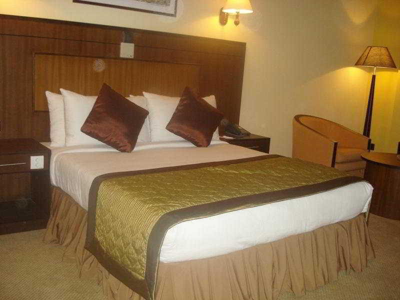 Ramada Katunayaka Extérieur photo