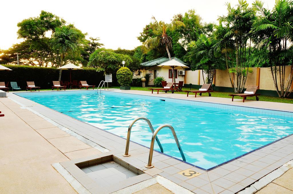 Ramada Katunayaka Extérieur photo